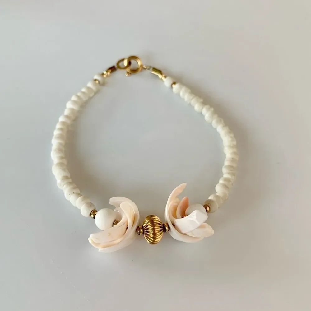 Vintage Carved Seashell Bracelet